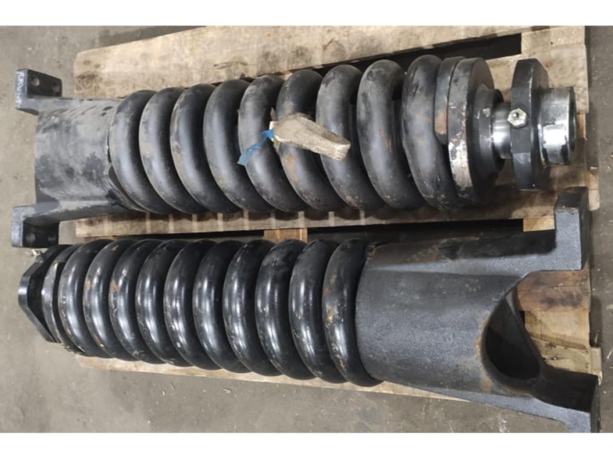 Натяжитель цепи Komatsu РС300-7 207-30-00370 Натяжитель цепи Komatsu РС300-7 207-30-00370